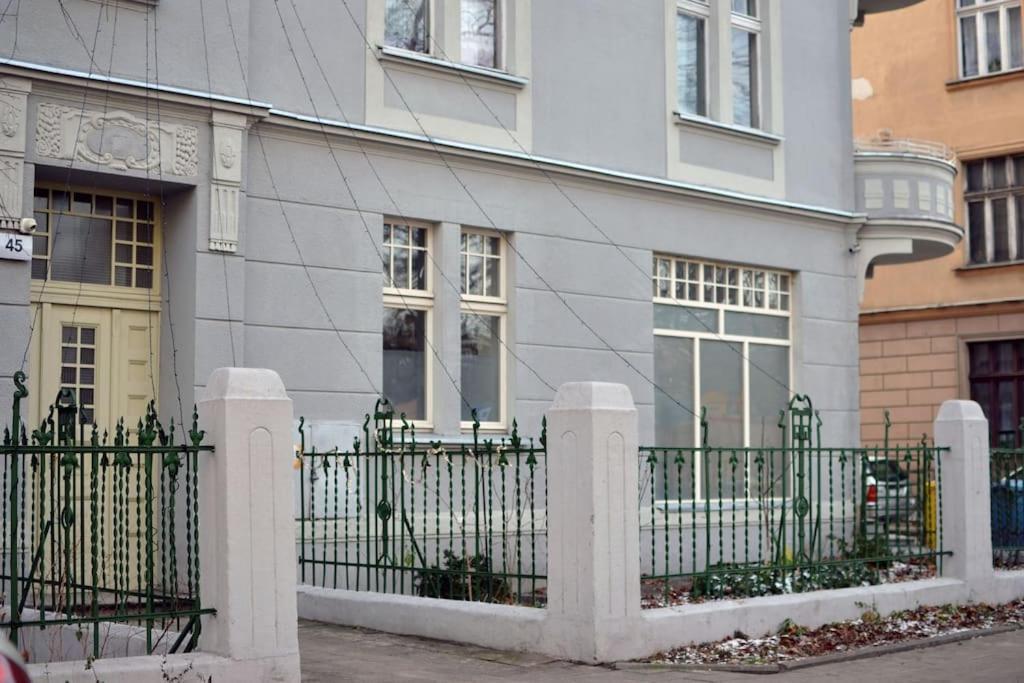 Apartament Przy Parku Z Bezplatnym Parkingiem ทอรูน ภายนอก รูปภาพ